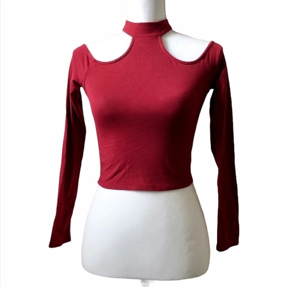 Heart & Hips Tops - Heart & Hips Long Sleeve Choker Cut Out Crop Top Women’s Small